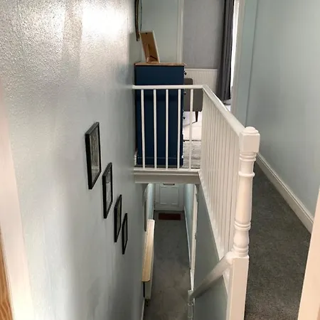 Lovely Town House With Free Parking Sleeps 2 To 6 Guests Vakantiehuis