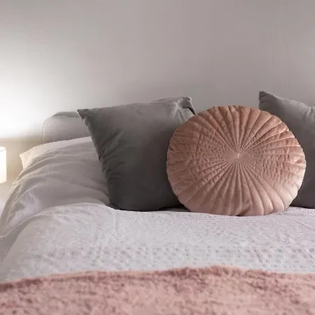 Lovely Town House With Free Parking Sleeps 2 To 6 Guests Vakantiehuis