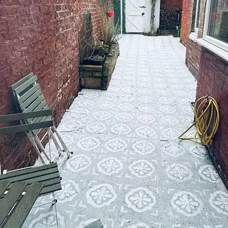 Lovely Town House With Free Parking Sleeps 2 To 6 Guests York
