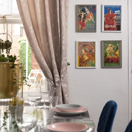 Lovely Town House With Free Parking Sleeps 2 To 6 Guests York