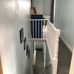 Lovely Town House With Free Parking Sleeps 2 To 6 Guests Holiday home