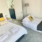 Holiday home Lovely Town House With Free Parking Sleeps 2 To 6 Guests York